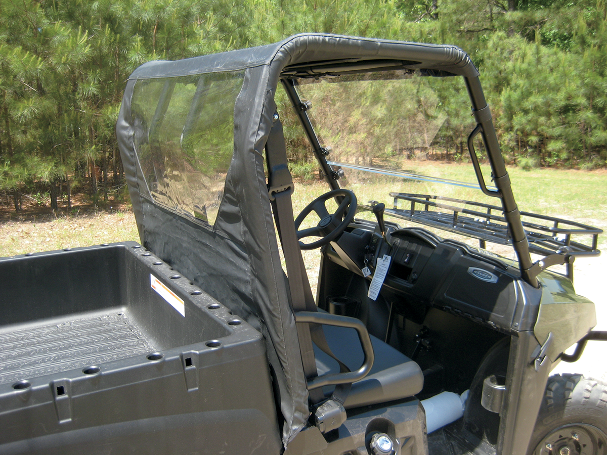 MOOSE UTILITY Soft Top with Rear Panel